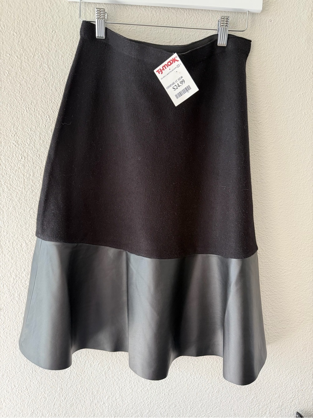 Sioni Black Two-Tone A-Line Midi Skirt